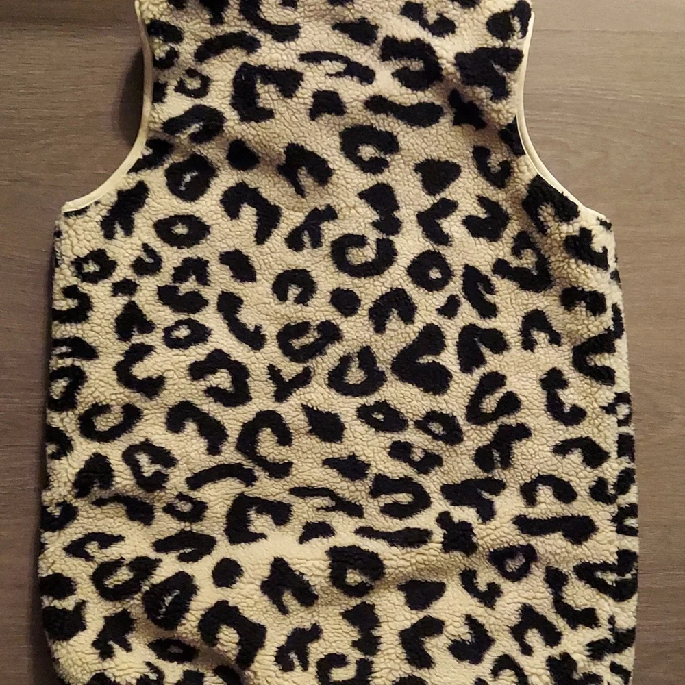 Leopard Sherpa Vest - Picture 4 of 6